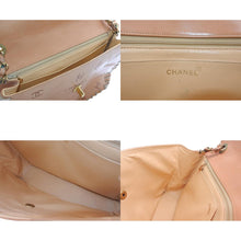 Load image into Gallery viewer, 極美品 CHANEL シャネル ココマーク ベースボールステッチ エンボス マトラッセショルダーバッグ 2番台 ブラウン ゴールド金具 中古 4b013340