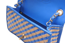 Load image into Gallery viewer, 新品同様 CHANEL シャネル ミニマトラッセ ショルダーバッグ 31番台 リネン レザー ブルー ベージュ シルバー金具 中古 4b013291