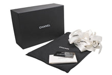 Load image into Gallery viewer, 新品同様 CHANEL シャネル ミニマトラッセ ショルダーバッグ 31番台 リネン レザー ブルー ベージュ シルバー金具 中古 4b013291