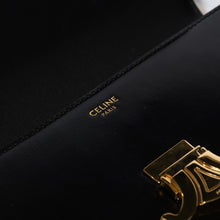 Load image into Gallery viewer, 極美品 CELINE セリーヌ クロード トリオンフ ショルダーバッグ シャイニーカーフスキン ブラック ゴールド金具 中古 4b013375