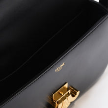 Load image into Gallery viewer, 極美品 CELINE セリーヌ クロード トリオンフ ショルダーバッグ シャイニーカーフスキン ブラック ゴールド金具 中古 4b013375