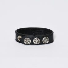 Load image into Gallery viewer, CHROME HEARTS クロムハーツ ブレスレット スターボタン 3BTN/2SNP 3ボタン2スナップ ブラック レザー シルバー925 美品 中古 4b013514
