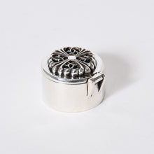 Load image into Gallery viewer, CHROME HEARTS クロムハーツ CANDLE HOLDER OVAL CROSS オーバルクロス キャンドルホルダー 重量約162.18g シルバ−925 美品 中古 4b013088