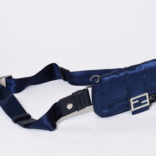 Load image into Gallery viewer, 極美品 FENDI×PORTER フェンディ×ポーター バケット ミニ フォンケース 7AS138 ネイビー ナイロン シルバー金具 中古 4b013331