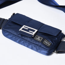 Load image into Gallery viewer, 極美品 FENDI×PORTER フェンディ×ポーター バケット ミニ フォンケース 7AS138 ネイビー ナイロン シルバー金具 中古 4b013331