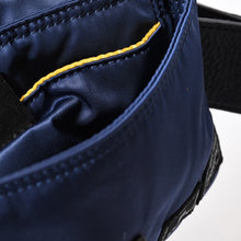 Load image into Gallery viewer, 極美品 FENDI×PORTER フェンディ×ポーター バケット ミニ フォンケース 7AS138 ネイビー ナイロン シルバー金具 中古 4b013331