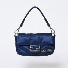 Load image into Gallery viewer, 極美品 FENDI×PORTER フェンディ×ポーター バケット ミニ フォンケース 7AS138 ネイビー ナイロン シルバー金具 中古 4b013331