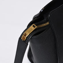 Load image into Gallery viewer, 極美品 SAINT LAURENT サンローラン ベイビー ダウンタウンカバス 2WAYハンドバッグ 635346 ブラック グレインレザー ゴールド金具 中古 4b013209
