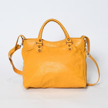 Load image into Gallery viewer, BALENCIAGA バレンシアガ ミニシティ ショルダーバッグ 300295 イエロー レザー シャンパンゴールド金具 美品 中古 4b013536