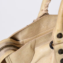 Load image into Gallery viewer, BALENCIAGA バレンシアガ クラシック シティ ハンドバッグ 2WAY 115748 レザー ベージュ ゴールド金具 美品 中古 4b013539
