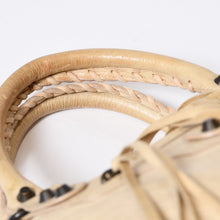 Load image into Gallery viewer, BALENCIAGA バレンシアガ クラシック シティ ハンドバッグ 2WAY 115748 レザー ベージュ ゴールド金具 美品 中古 4b013539