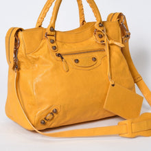 Load image into Gallery viewer, BALENCIAGA バレンシアガ ミニシティ ショルダーバッグ 300295 イエロー レザー シャンパンゴールド金具 美品 中古 4b013536
