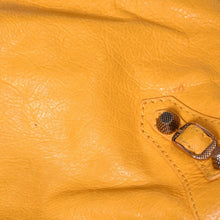 Load image into Gallery viewer, BALENCIAGA バレンシアガ ミニシティ ショルダーバッグ 300295 イエロー レザー シャンパンゴールド金具 美品 中古 4b013536