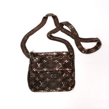 Load image into Gallery viewer, 極美品 LOUIS VUITTON ルイヴィトン 03SS モノグラム メッシュ フランシス ショルダーバッグ ゴールド M92288 ロゴ 中古 4b013357