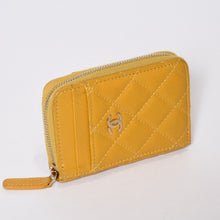 Load image into Gallery viewer, 極美品 CHANEL シャネル カードケース 名刺入れ ノベルティ ココマーク 30番台 ラムスキン ブラック ゴールド金具 中古 4b013179