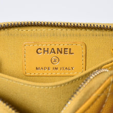 Load image into Gallery viewer, 極美品 CHANEL シャネル カードケース 名刺入れ ノベルティ ココマーク 30番台 ラムスキン ブラック ゴールド金具 中古 4b013179
