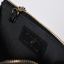 Load image into Gallery viewer, 新品同様品 CHANEL シャネル カメリア コインケース A82334 ブラック キャビアスキン ゴールド金具 中古 4b013442