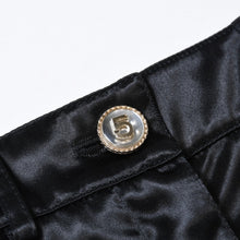 Load image into Gallery viewer, 極美品 CHANEL シャネル 21SS ショーツ ショートパンツ P70669V62116 サイズ36 No.5ボタン ココマーク ブラック ギャザー 中古 4b013516