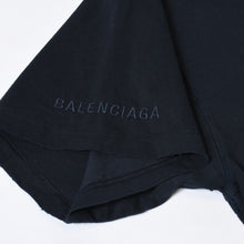 Load image into Gallery viewer, 極美品 BALENCIAGA バレンシアガ Kim K Oversized T shirt キムカーダシアン 半袖Tシャツ 807341 サイズ2 ダメージ加工 中古 4b000595