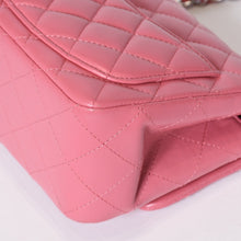 Load image into Gallery viewer, 極美品 CHANEL シャネル ミニマトラッセ16 Sフラップ Sチェーンショルダーバッグ ランダム ココマーク ラムスキン ピンク 中古 4b013716