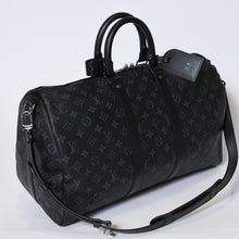 Load image into Gallery viewer, 新品同様 LOUIS VUITTON ルイヴィトン キーポル バンドリエール45 ボストンバッグ M40569 モノグラム エクリプス ブラック 中古 4b013598