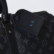 Load image into Gallery viewer, 新品同様 LOUIS VUITTON ルイヴィトン キーポル バンドリエール45 ボストンバッグ M40569 モノグラム エクリプス ブラック 中古 4b013598