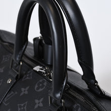Load image into Gallery viewer, 新品同様 LOUIS VUITTON ルイヴィトン キーポル バンドリエール45 ボストンバッグ M40569 モノグラム エクリプス ブラック 中古 4b013714