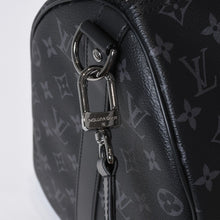 Load image into Gallery viewer, 新品同様 LOUIS VUITTON ルイヴィトン キーポル バンドリエール45 ボストンバッグ M40569 モノグラム エクリプス ブラック 中古 4b013714