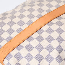 Load image into Gallery viewer, 極美品 LOUIS VUITTON ルイヴィトン ダミエ アズール キーポル55 ボストンバッグ N41429 PVC ヌメ革 ホワイト ブラウン 中古 4b013713