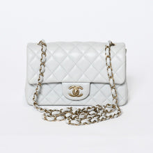 Load image into Gallery viewer, 極美品 CHANEL シャネル ミニマトラッセ20 SフラップSチェーンショルダーバッグ ランダム番台 ラムスキン グレー ゴールド金具 中古 4b013715