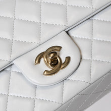 Load image into Gallery viewer, 極美品 CHANEL シャネル ミニマトラッセ20 SフラップSチェーンショルダーバッグ ランダム番台 ラムスキン グレー ゴールド金具 中古 4b013715