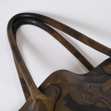 Load image into Gallery viewer, 極美品 CHROME HEARTS クロムハーツ FS TOTE FSトートバッグ CHクロスレザーパッチ レザー シルバー925 カモフラージュ 中古 4b013664