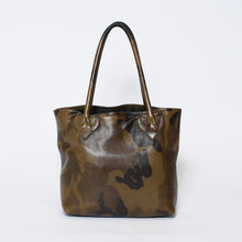 Load image into Gallery viewer, 極美品 CHROME HEARTS クロムハーツ FS TOTE FSトートバッグ CHクロスレザーパッチ レザー シルバー925 カモフラージュ 中古 4b013664