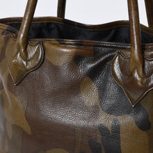 Load image into Gallery viewer, 極美品 CHROME HEARTS クロムハーツ FS TOTE FSトートバッグ CHクロスレザーパッチ レザー シルバー925 カモフラージュ 中古 4b013664