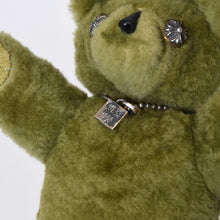 Load image into Gallery viewer, 極美品 CHROME HEARTS クロムハーツ TEDDY BEAR テディベア ぬいぐるみ クロスボール BSフレア シアリング カーキ 中古 4b013101