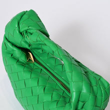 Load image into Gallery viewer, 極美品 BOTTEGAVENETA ボッテガヴェネタ MINI JODIE ミニ ジョディ ハンドバッグ 651876 イントレチャート グリーン 中古 4b013606