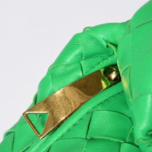 Load image into Gallery viewer, 極美品 BOTTEGAVENETA ボッテガヴェネタ MINI JODIE ミニ ジョディ ハンドバッグ 651876 イントレチャート グリーン 中古 4b013606