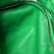 Load image into Gallery viewer, 極美品 BOTTEGAVENETA ボッテガヴェネタ MINI JODIE ミニ ジョディ ハンドバッグ 651876 イントレチャート グリーン 中古 4b013606