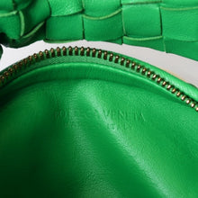 Load image into Gallery viewer, 極美品 BOTTEGAVENETA ボッテガヴェネタ MINI JODIE ミニ ジョディ ハンドバッグ 651876 イントレチャート グリーン 中古 4b013606
