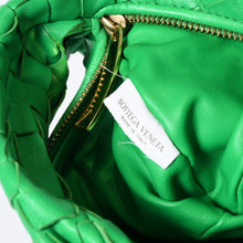 Load image into Gallery viewer, 極美品 BOTTEGAVENETA ボッテガヴェネタ MINI JODIE ミニ ジョディ ハンドバッグ 651876 イントレチャート グリーン 中古 4b013606
