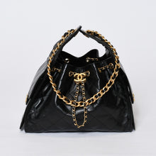 Load image into Gallery viewer, 新品同様 CHANEL シャネル シャネル25 スモール ハンドバッグ AS5293 ランダム番台 ココマーク ラムスキン ブラック 中古 4b013754