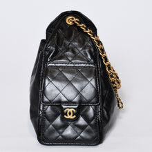 Load image into Gallery viewer, 新品同様 CHANEL シャネル シャネル25 スモール ハンドバッグ AS5293 ランダム番台 ココマーク ラムスキン ブラック 中古 4b013754