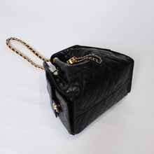 Load image into Gallery viewer, 新品同様 CHANEL シャネル シャネル25 スモール ハンドバッグ AS5293 ランダム番台 ココマーク ラムスキン ブラック 中古 4b013754