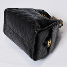 Load image into Gallery viewer, 新品同様 CHANEL シャネル シャネル25 スモール ハンドバッグ AS5293 ランダム番台 ココマーク ラムスキン ブラック 中古 4b013754