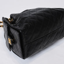 Load image into Gallery viewer, 新品同様 CHANEL シャネル シャネル25 スモール ハンドバッグ AS5293 ランダム番台 ココマーク ラムスキン ブラック 中古 4b013754