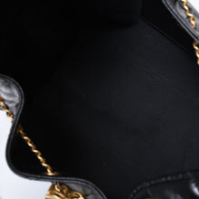 Load image into Gallery viewer, 新品同様 CHANEL シャネル シャネル25 スモール ハンドバッグ AS5293 ランダム番台 ココマーク ラムスキン ブラック 中古 4b013754