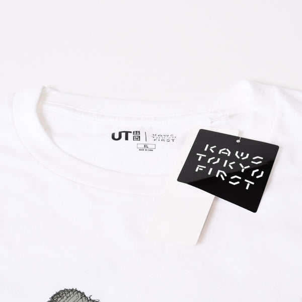 極美品 UNIQLO ユニクロ ｘ KAWS カウズ コラボ 半袖Tシャツ ホワイト サイズ XL 中古4b005651