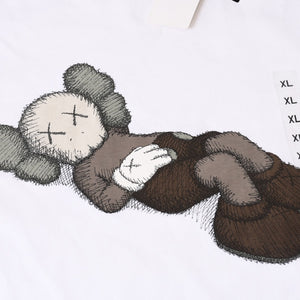 極美品 UNIQLO ユニクロ ｘ KAWS カウズ コラボ 半袖Tシャツ ホワイト サイズ XL 中古4b005651