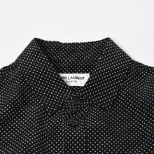 Load image into Gallery viewer, 極美品 SAINT LAURENT PARIS サンローランパリ 長袖シャツ ブラウス 395733 サイズ34 ポルカドット柄 ブラック ホワイト 中古 4b013834