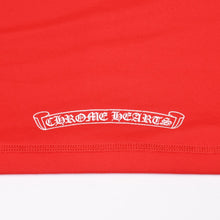 Load image into Gallery viewer, 極美品 CHROME HEARTS クロムハーツ オールドイングリッシュ ロゴ ラッシュガード ポリエステル レッド サイズS 中古 4b013879
